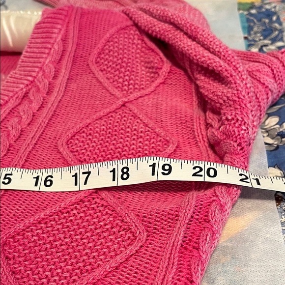 Distressed shrunken Pink V-Neck Cable Knit Sweater size medium 100%cotton - Picture 4 of 10